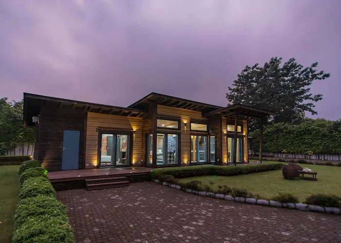 Saffronstays Paradise Pines, Dehradun - Cliff Villa With Valley & Forest Views