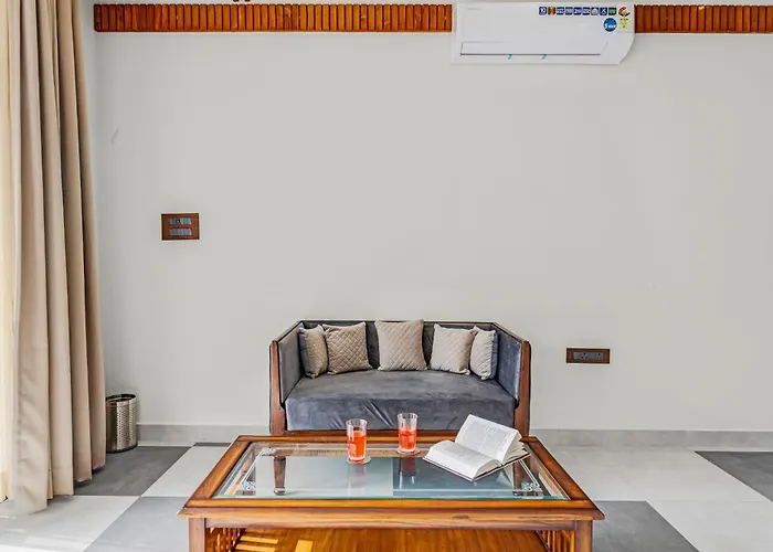 Saffronstays Sukh Saklana Haveli Royalty Rooms - Forest-View Stay With Pool, Expansive Lawns & Dining Near Rishikesh And Dehradun Airport